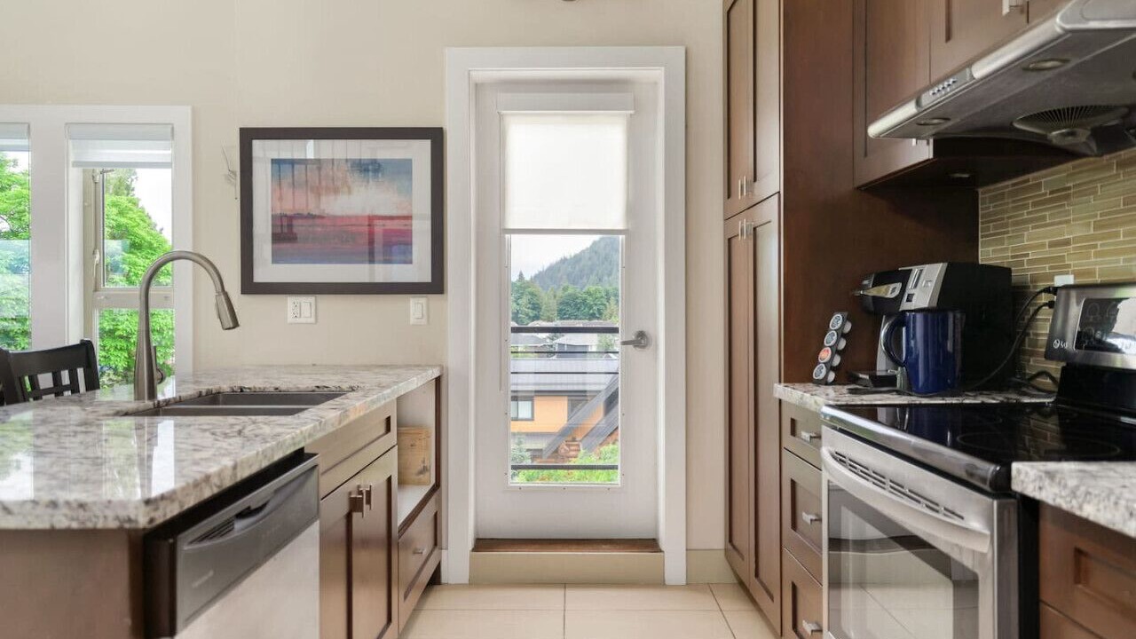 Photo of Kitchen in Harrison Hot Springs