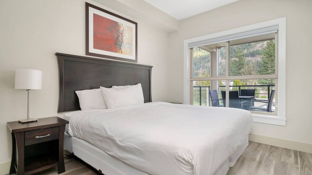 Photo of Bedroom in Harrison Hot Springs