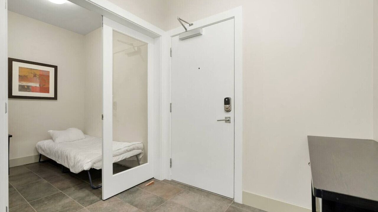 Photo of Bedroom in Harrison Hot Springs