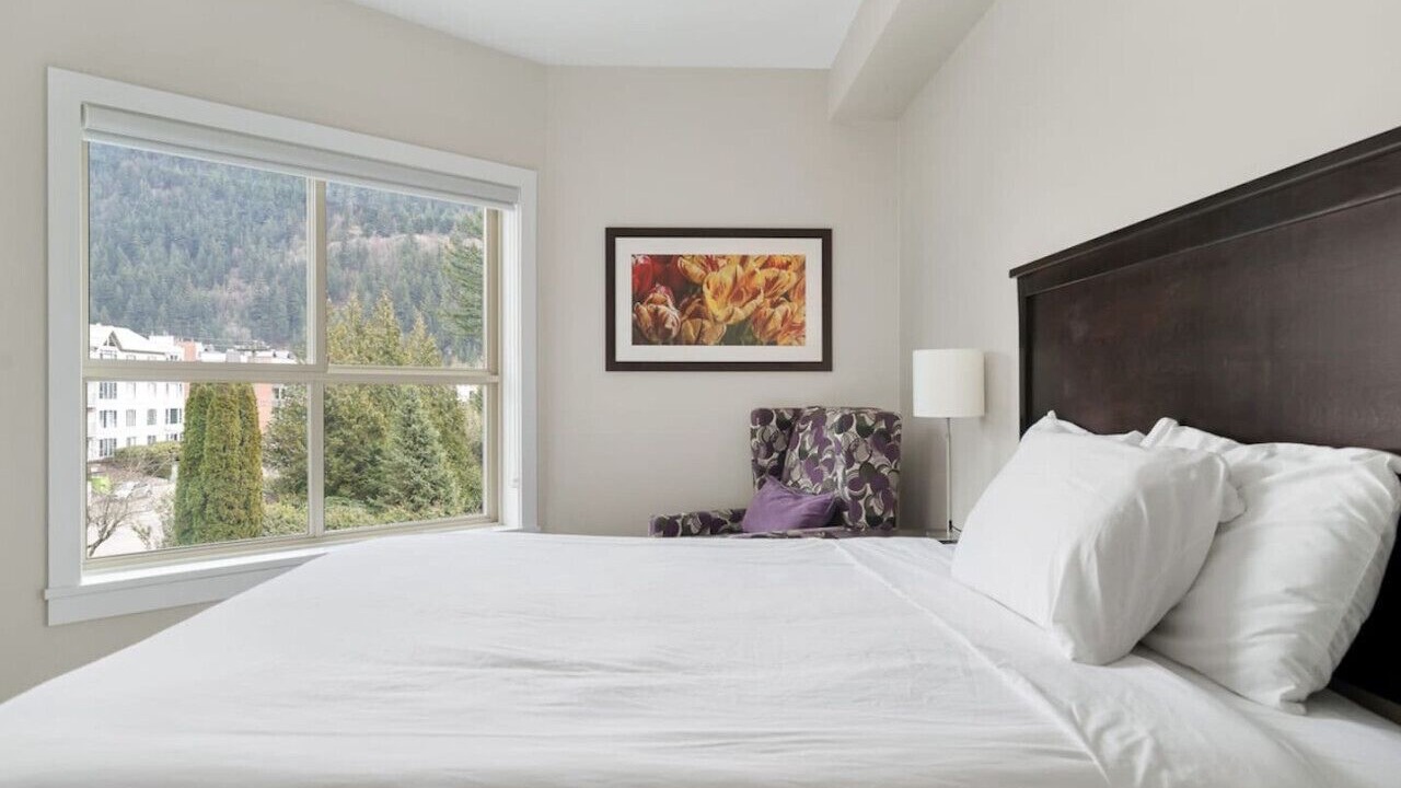 Photo of Bedroom in Harrison Hot Springs