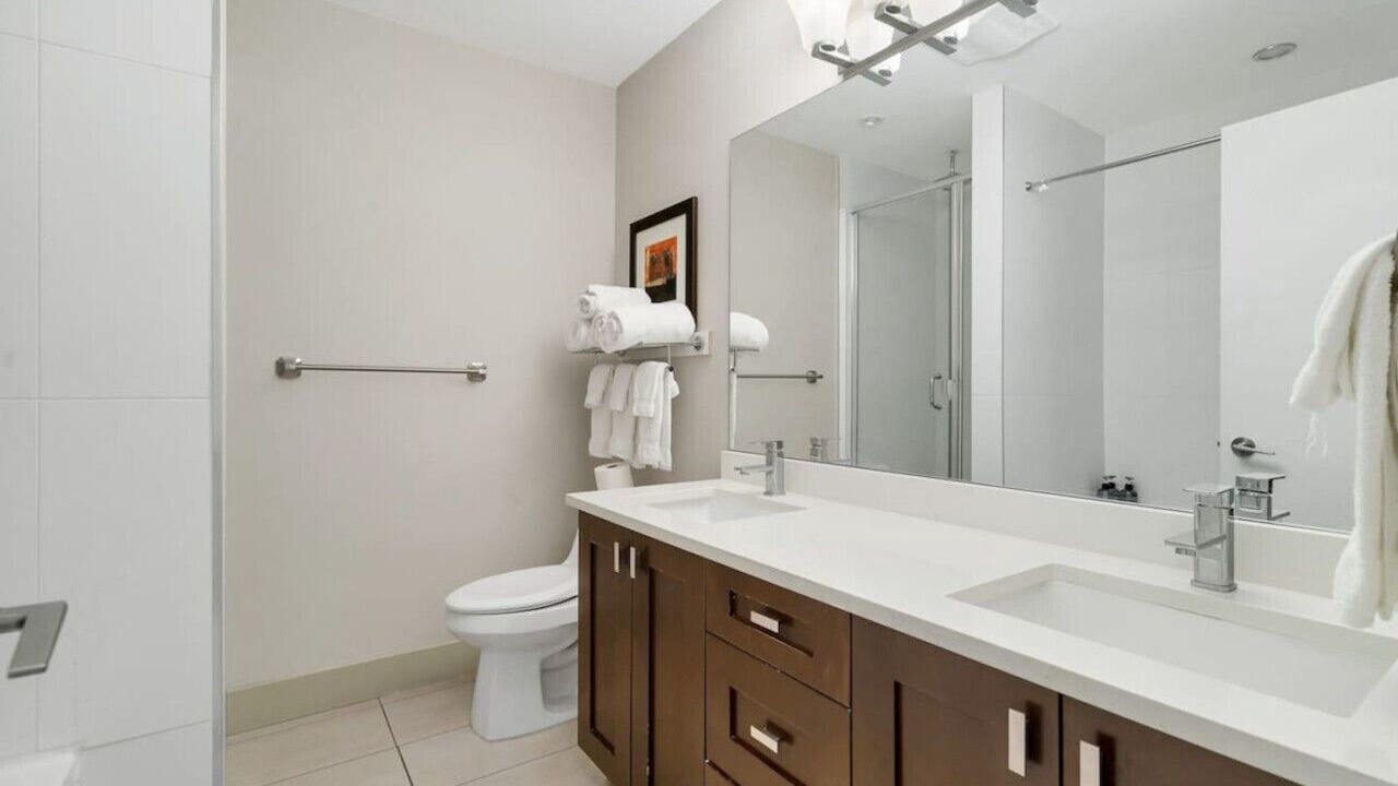 Photo of Bathroom in Harrison Hot Springs