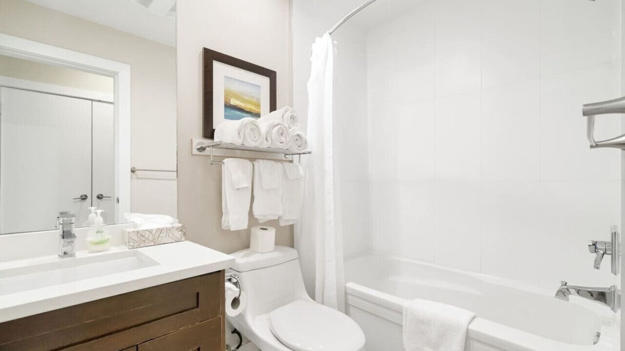 Photo of Bathroom in Harrison Hot Springs