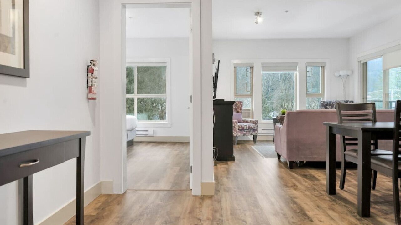 Photo of Livingroom in Harrison Hot Springs