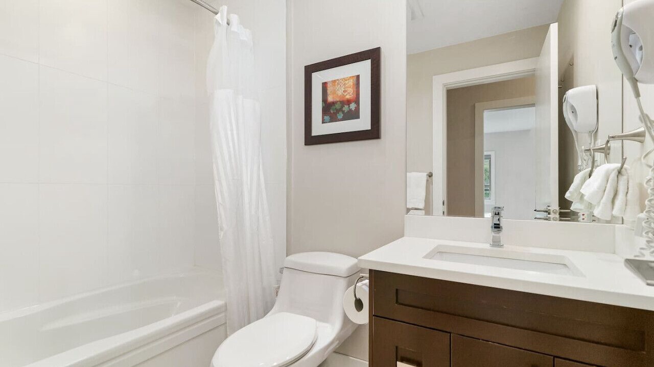 Photo of Bathroom in Harrison Hot Springs