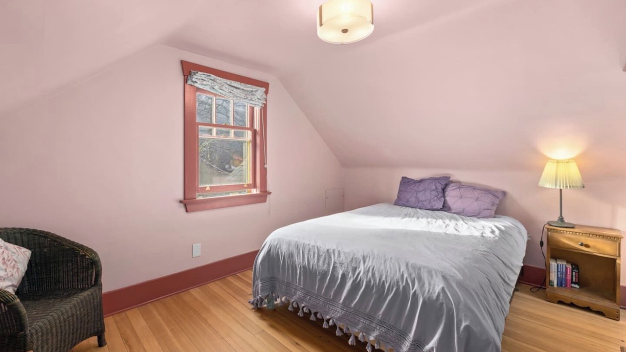 Photo of Bedroom in East Side