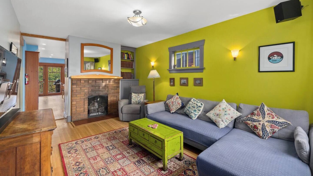 Photo of Livingroom in East Side