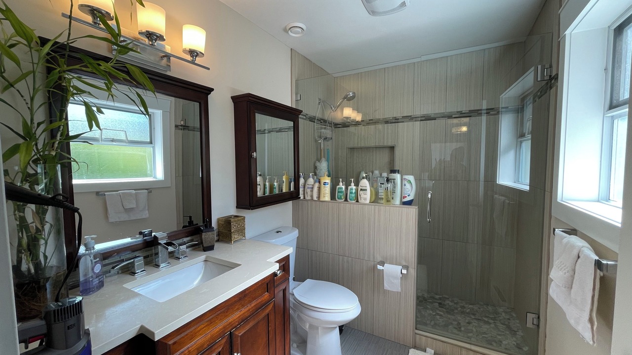 Photo of Bathroom in Saanich West