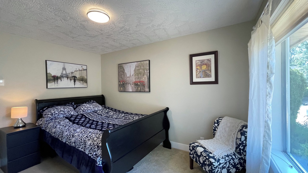 Photo of Bedroom in Saanich West