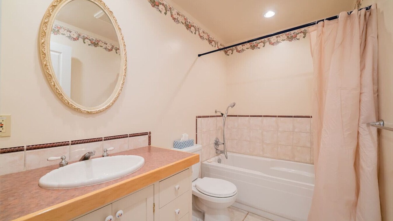 Photo of Bathroom in Beachcomber
