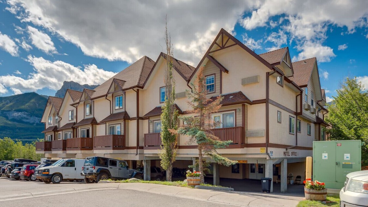 Photo of Outdoor in Cougar Creek