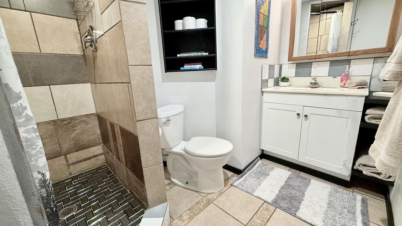 Photo of Bathroom in Anglemont