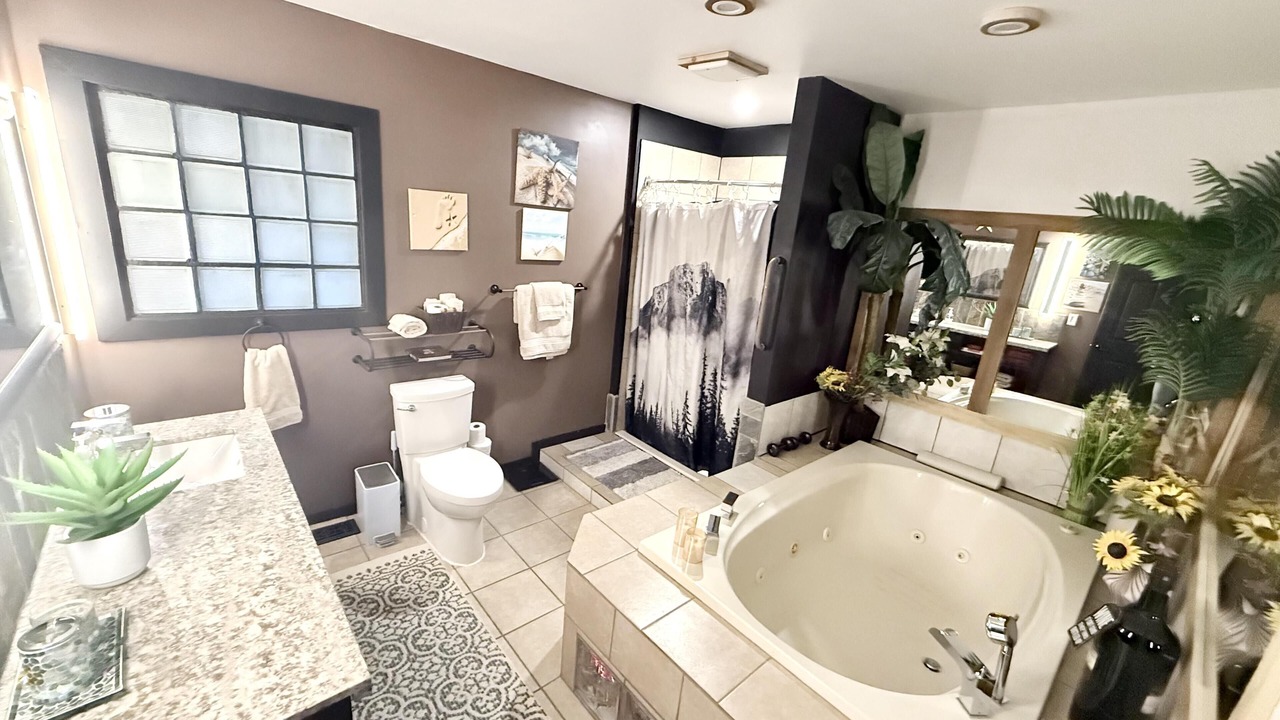 Photo of Bathroom in Anglemont