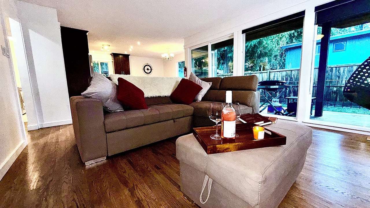 Photo of Livingroom in Langley