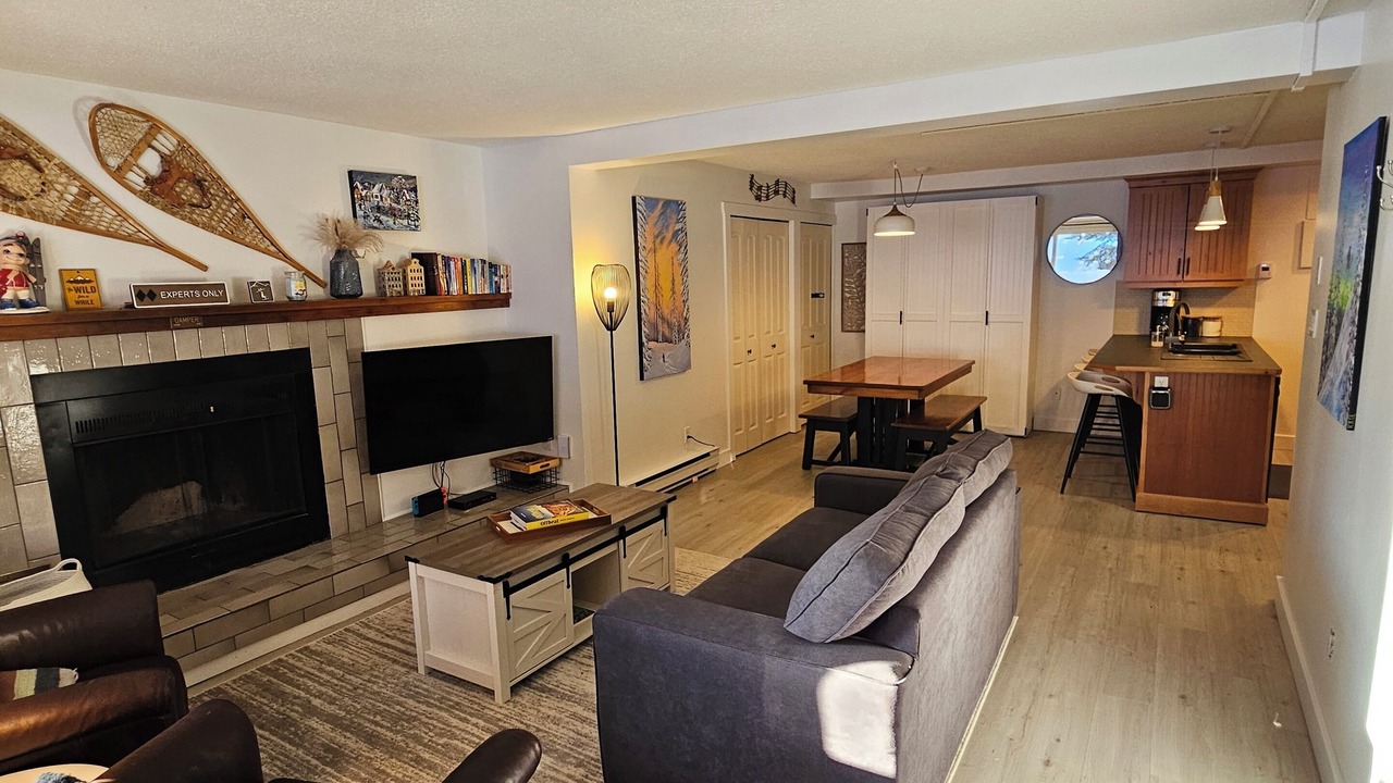 Photo of Livingroom in East Kootenay