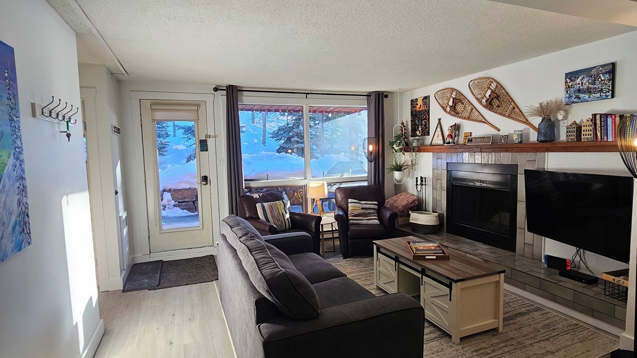Photo of Livingroom in East Kootenay