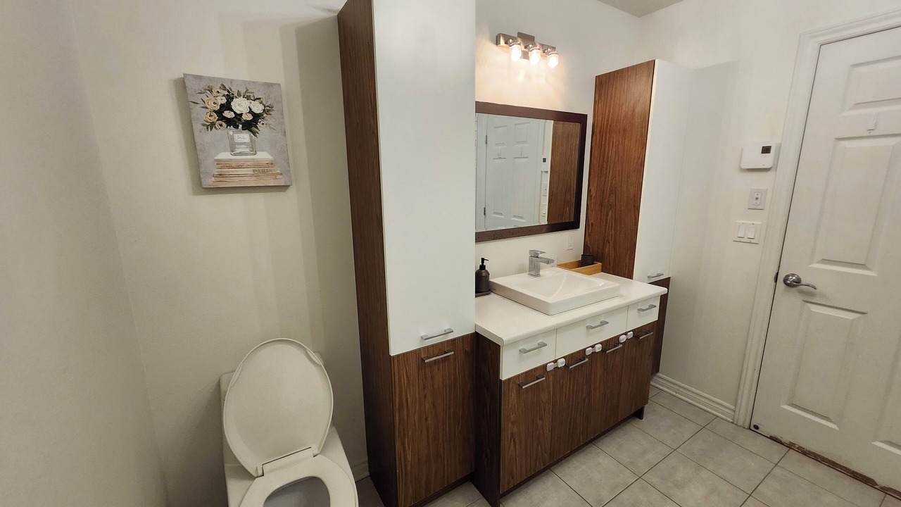 Photo of Bathroom in Saint-Hubert