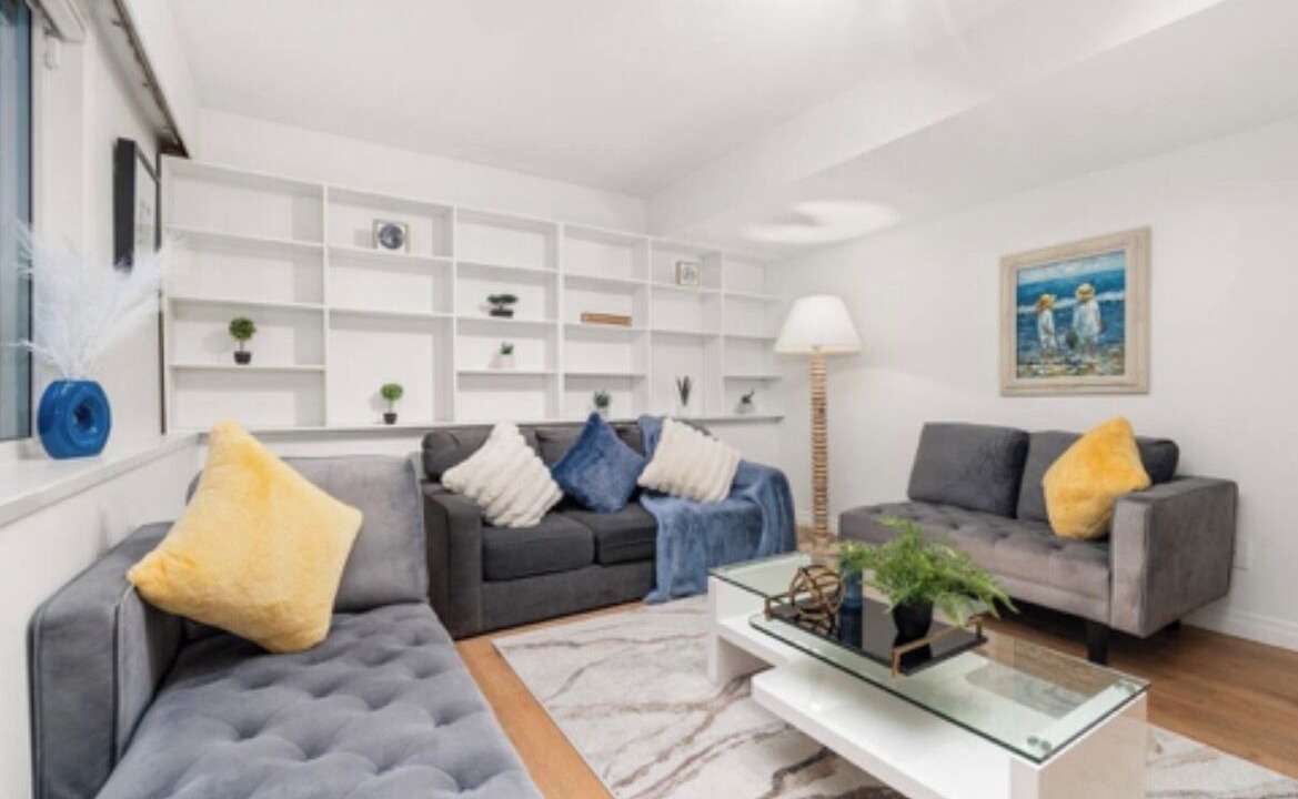 Photo of Livingroom in West Vancouver