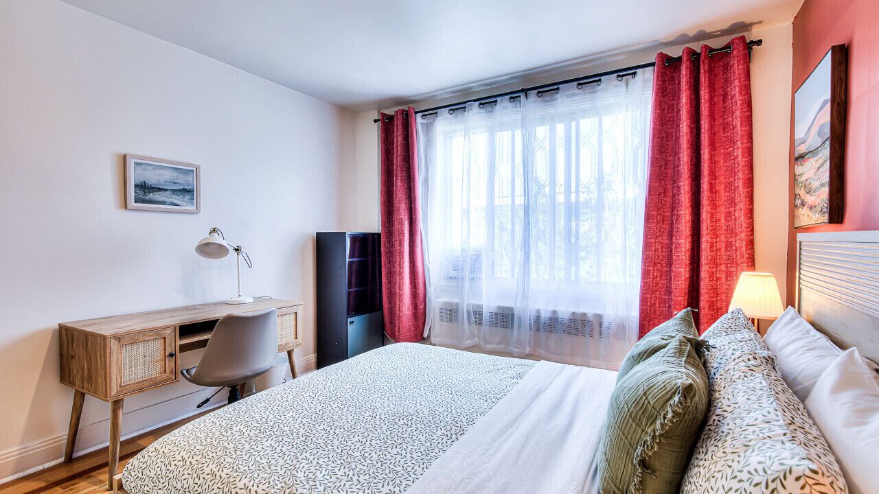 Photo of Bedroom in Cote-Des-Neiges—Notre-Dame-De-Grace