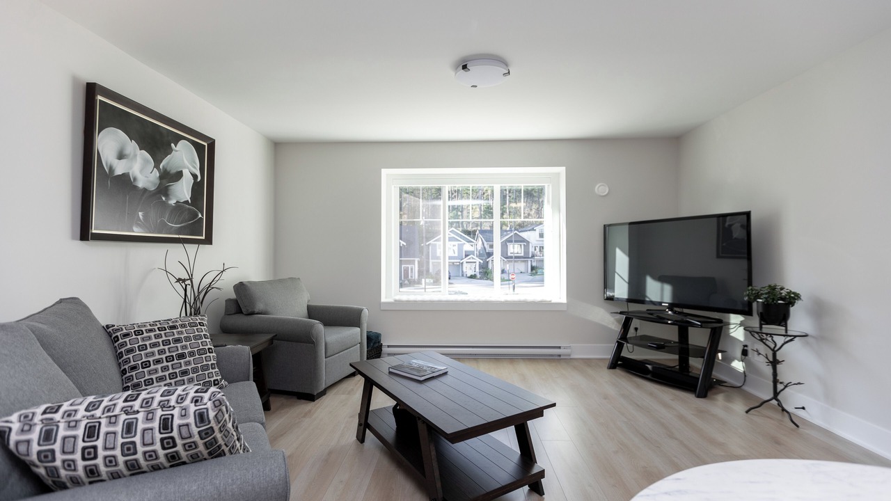 Photo of Livingroom in Colwood