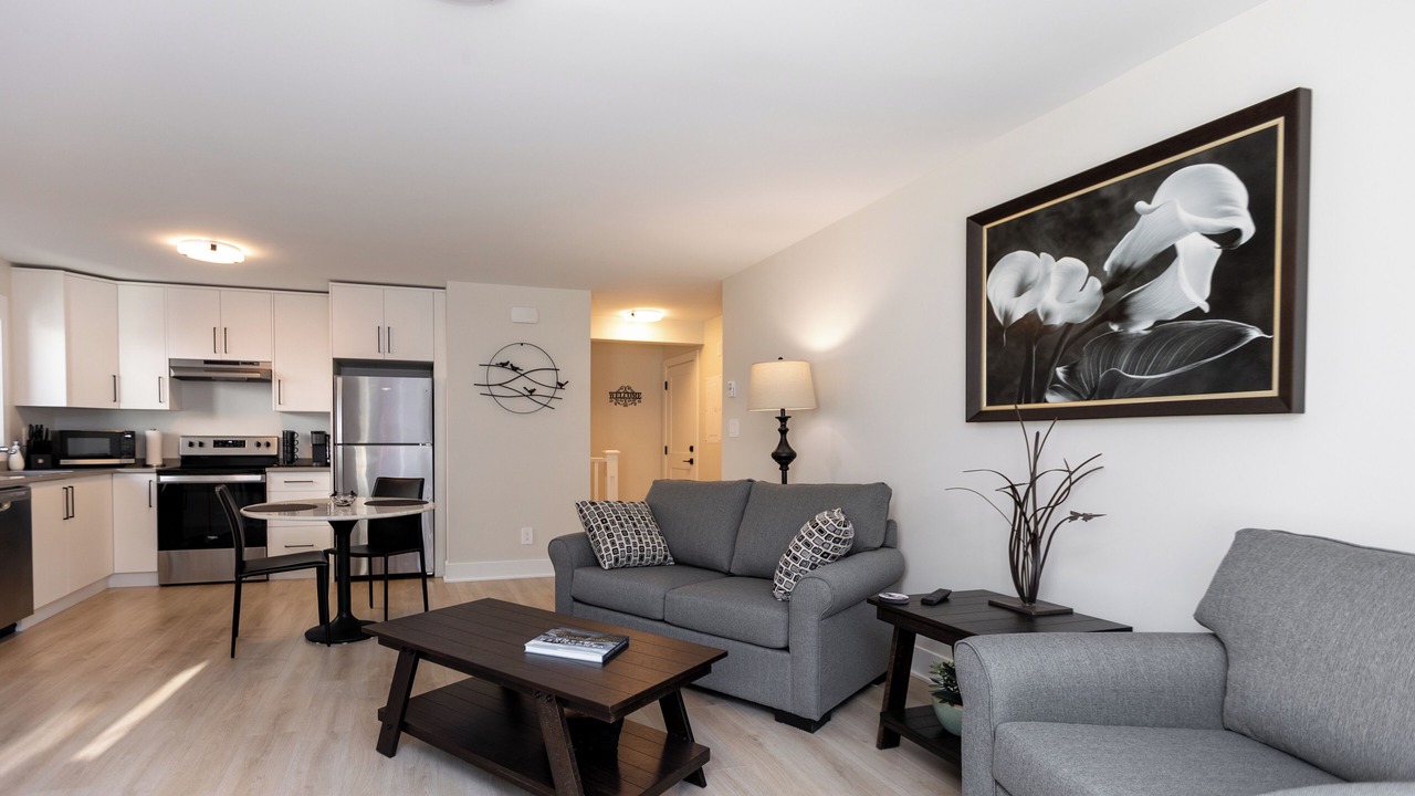 Photo of Livingroom in Colwood