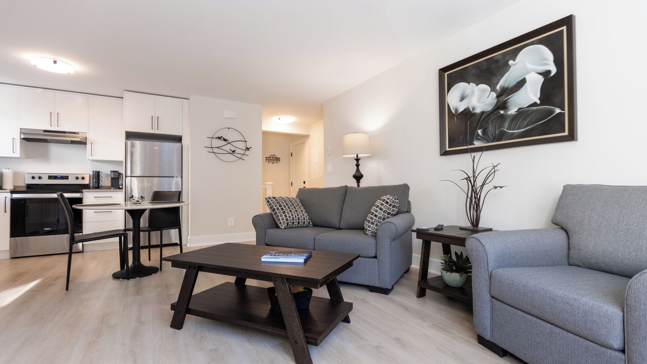 Photo of Livingroom in Colwood