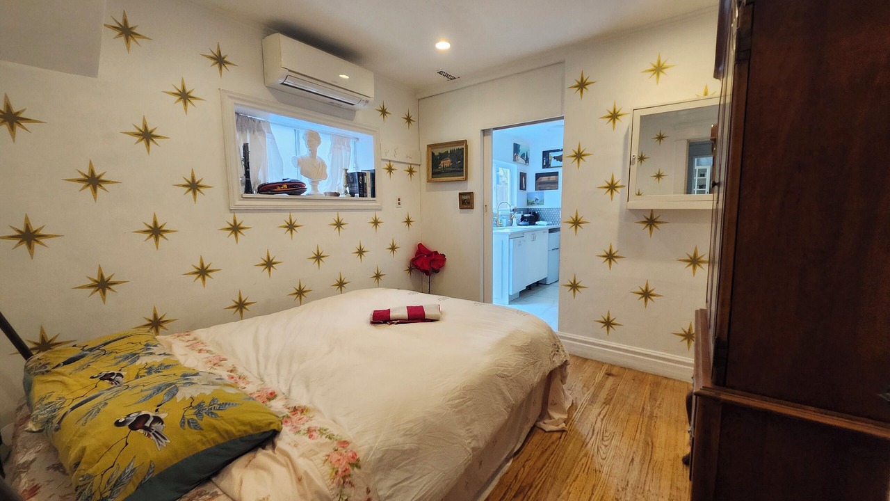 Photo of Bedroom in East Side
