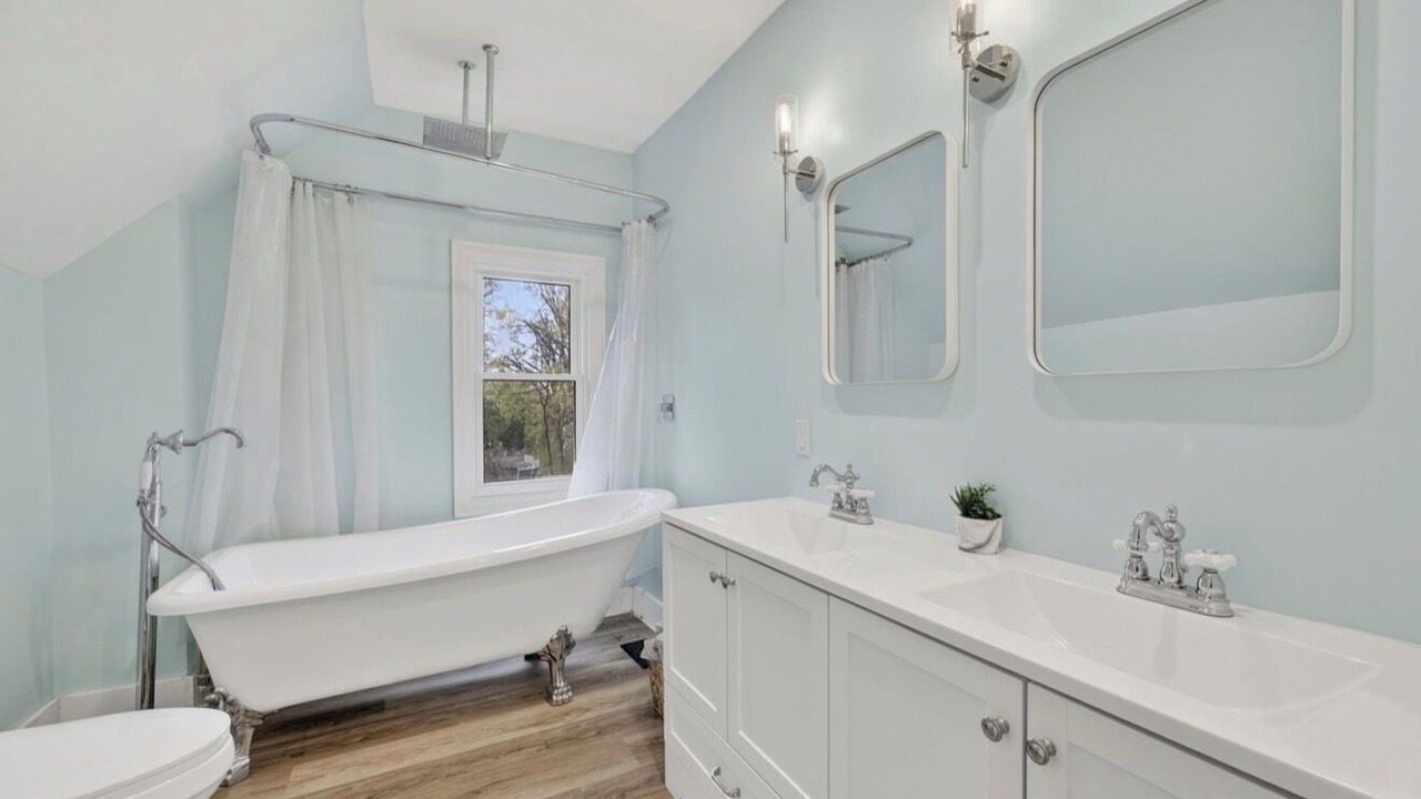 Photo of Bathroom in Oro-Medonte