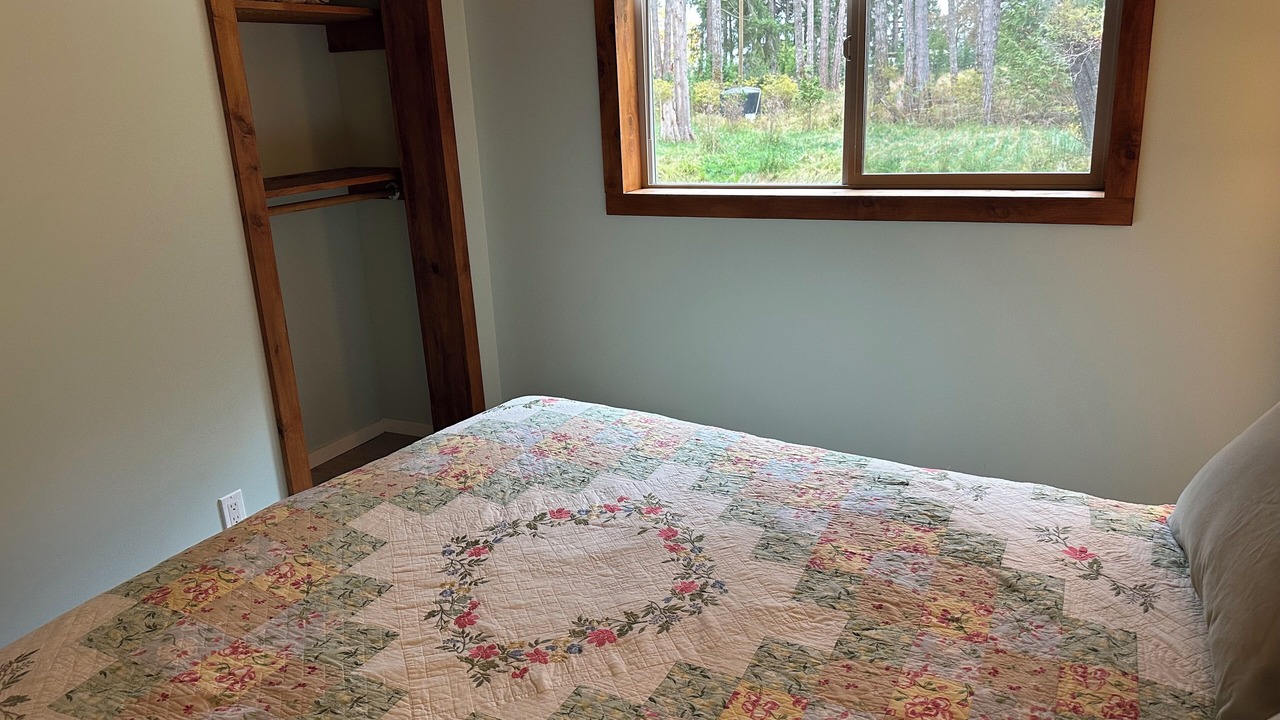 Photo of Bedroom in Denman Island