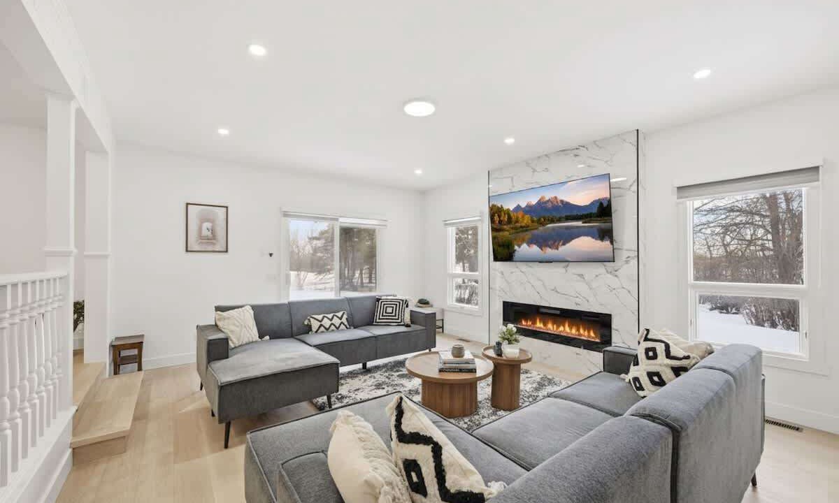 Photo of Livingroom in Airdrie