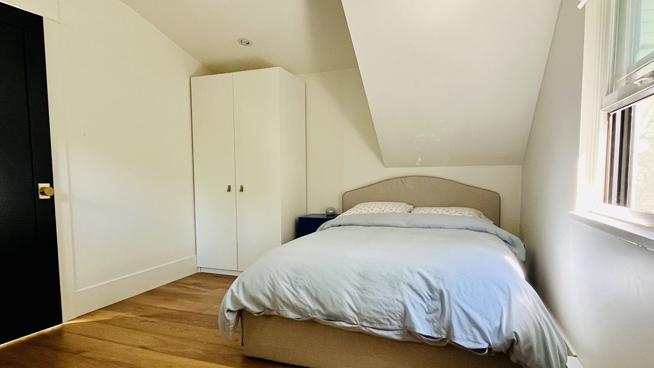 Photo of Bedroom in Kensington-Cedar Cottage