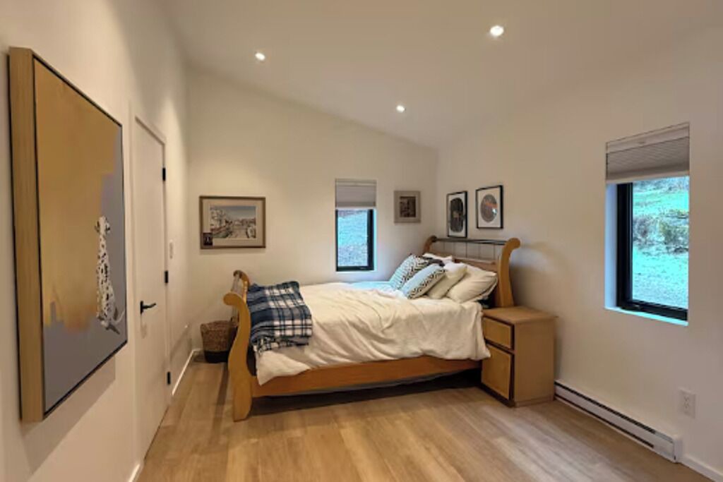Photo of Bedroom in Mayne Island