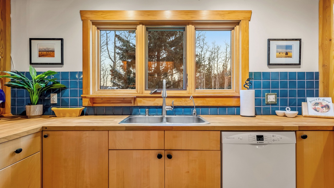Photo of Kitchen in Bragg Creek