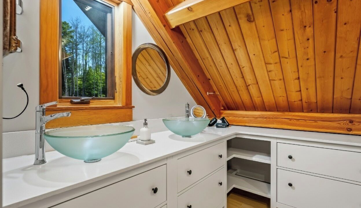 Photo of Bathroom in Bragg Creek