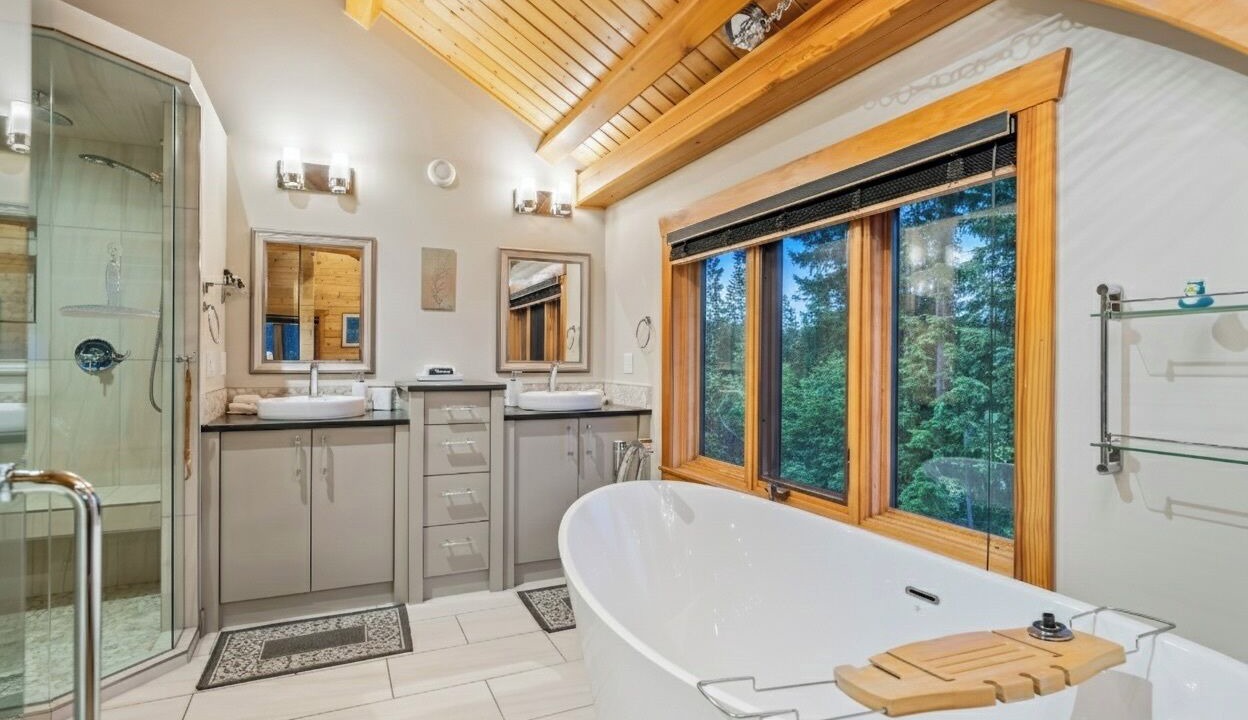 Photo of Bathroom in Bragg Creek