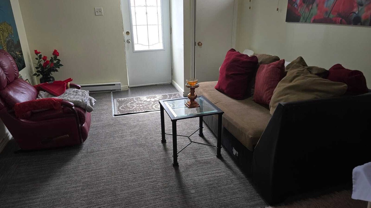 Photo of Livingroom in Fabreville