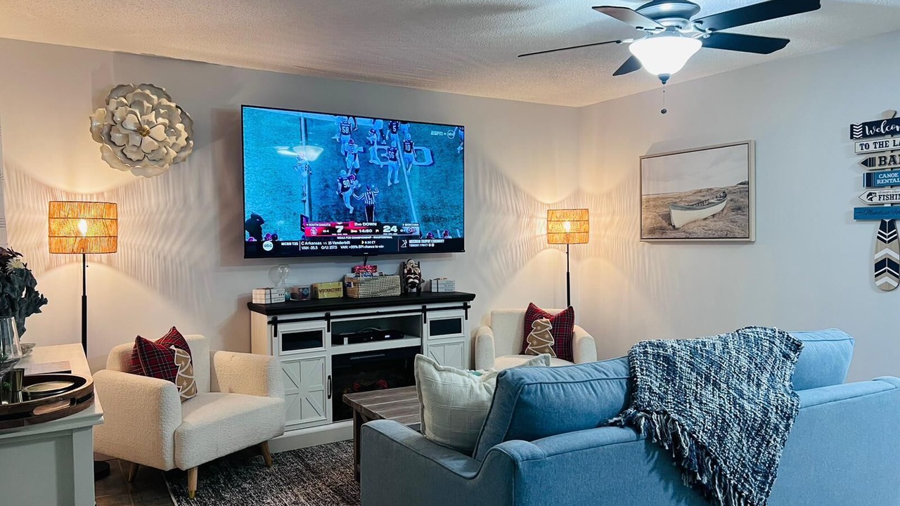 Photo of Livingroom in Harrison Hot Springs
