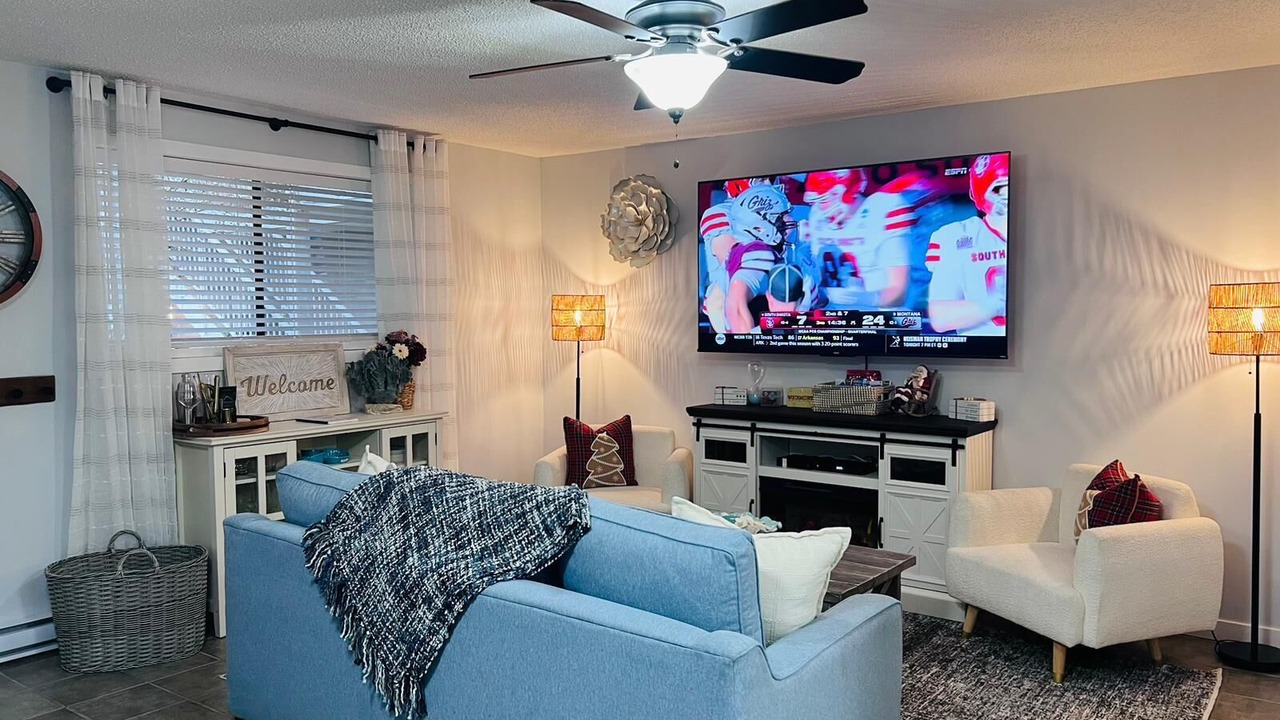 Photo of Livingroom in Harrison Hot Springs