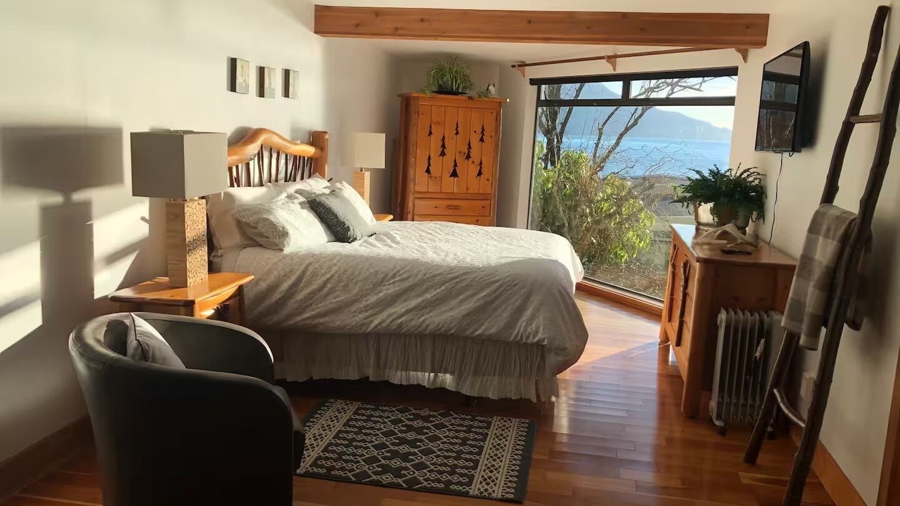 Photo of Bedroom in Lions Bay