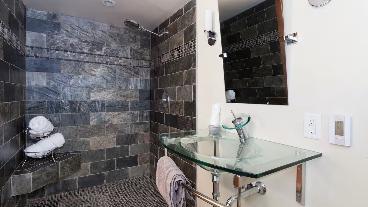 Photo of Bathroom in Lions Bay