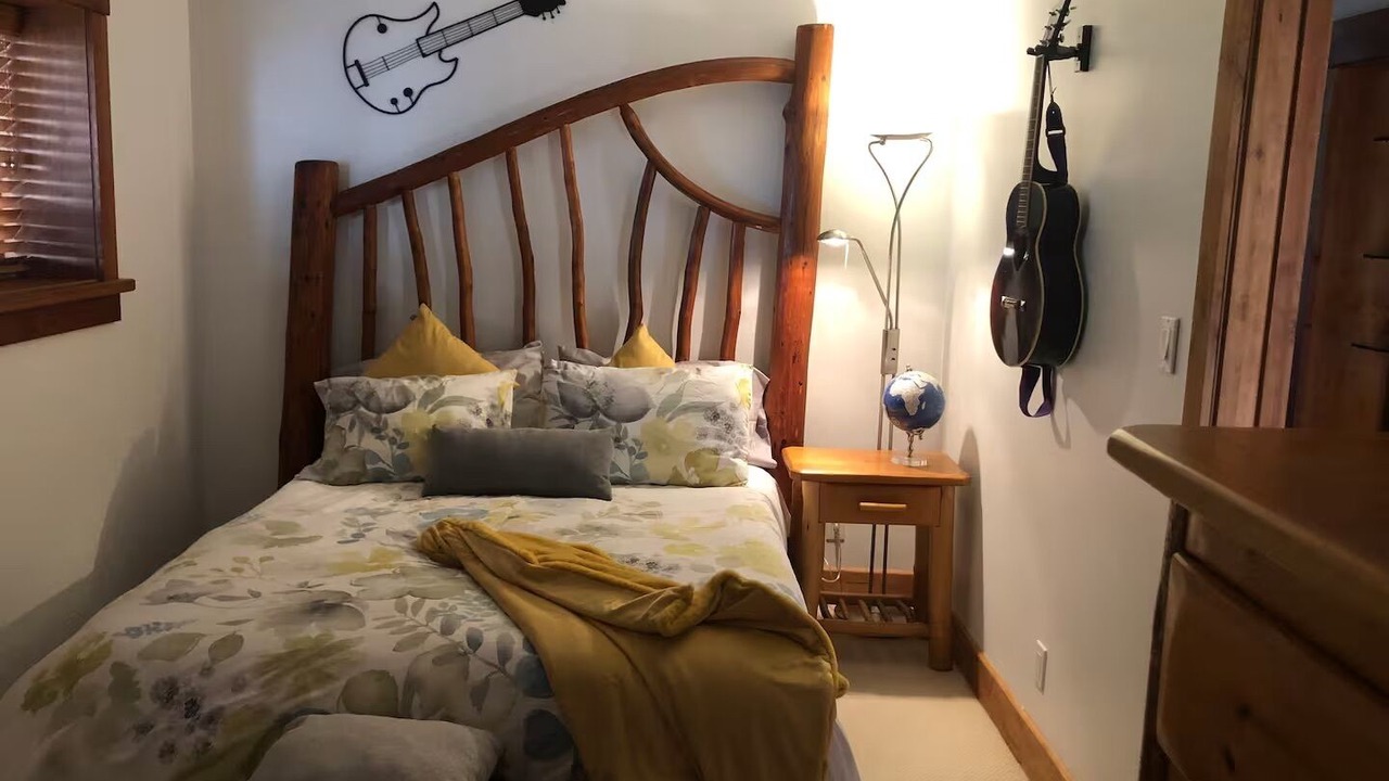 Photo of Bedroom in Lions Bay