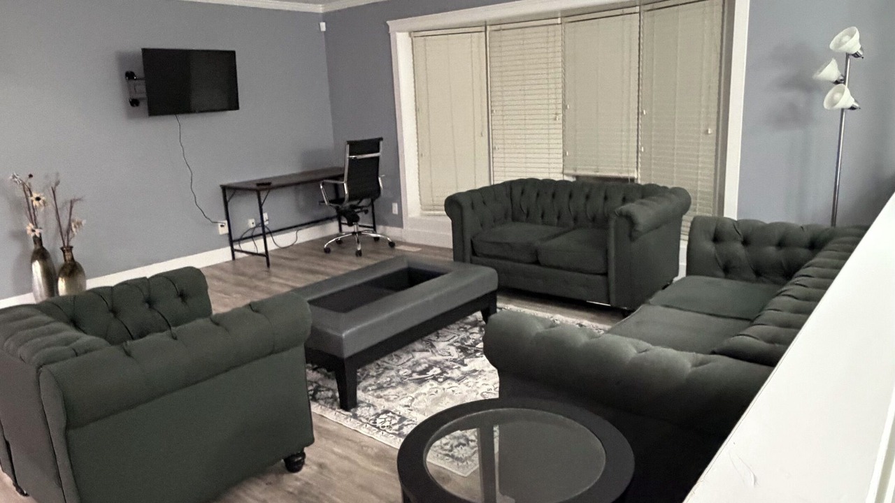 Photo of Livingroom in Townline Hill