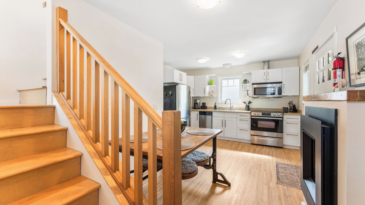 Photo of Kitchen in Central Lonsdale