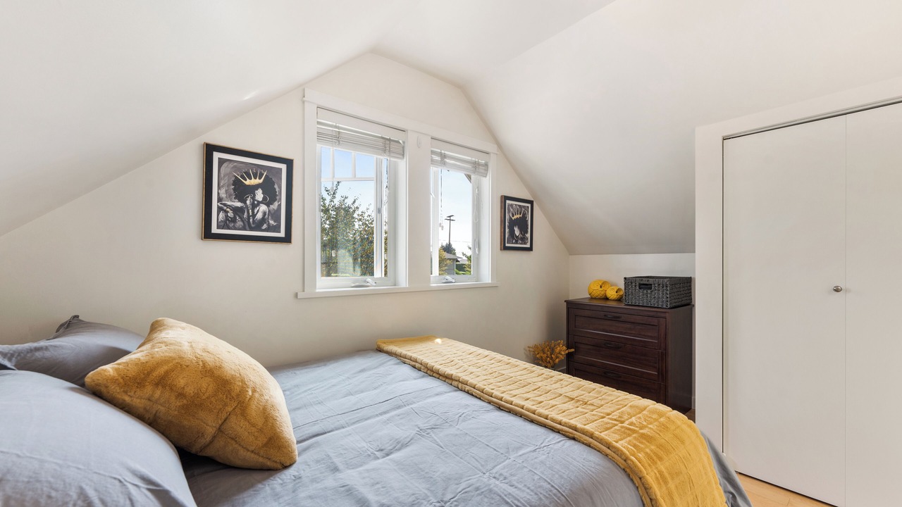Photo of Bedroom in Central Lonsdale