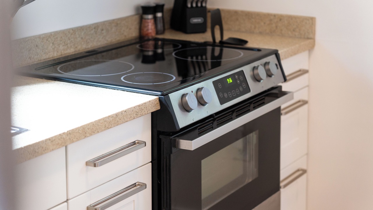 Photo of Kitchen in Central Lonsdale