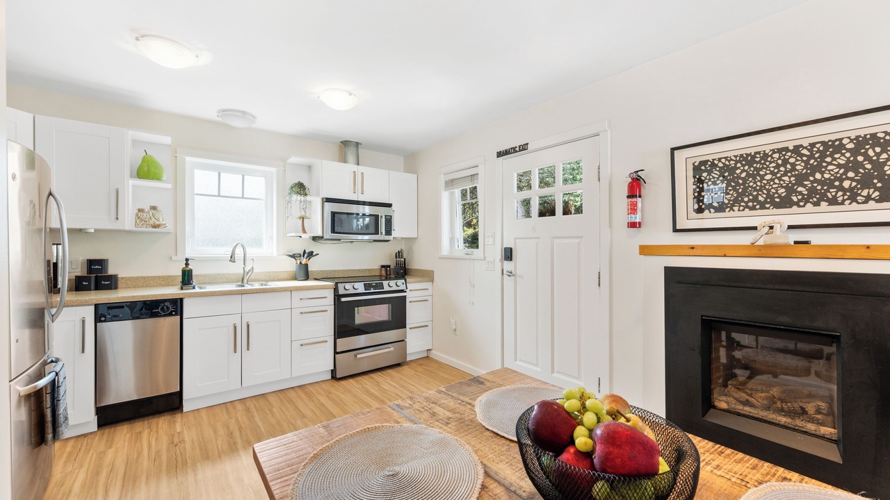 Photo of Kitchen in Central Lonsdale