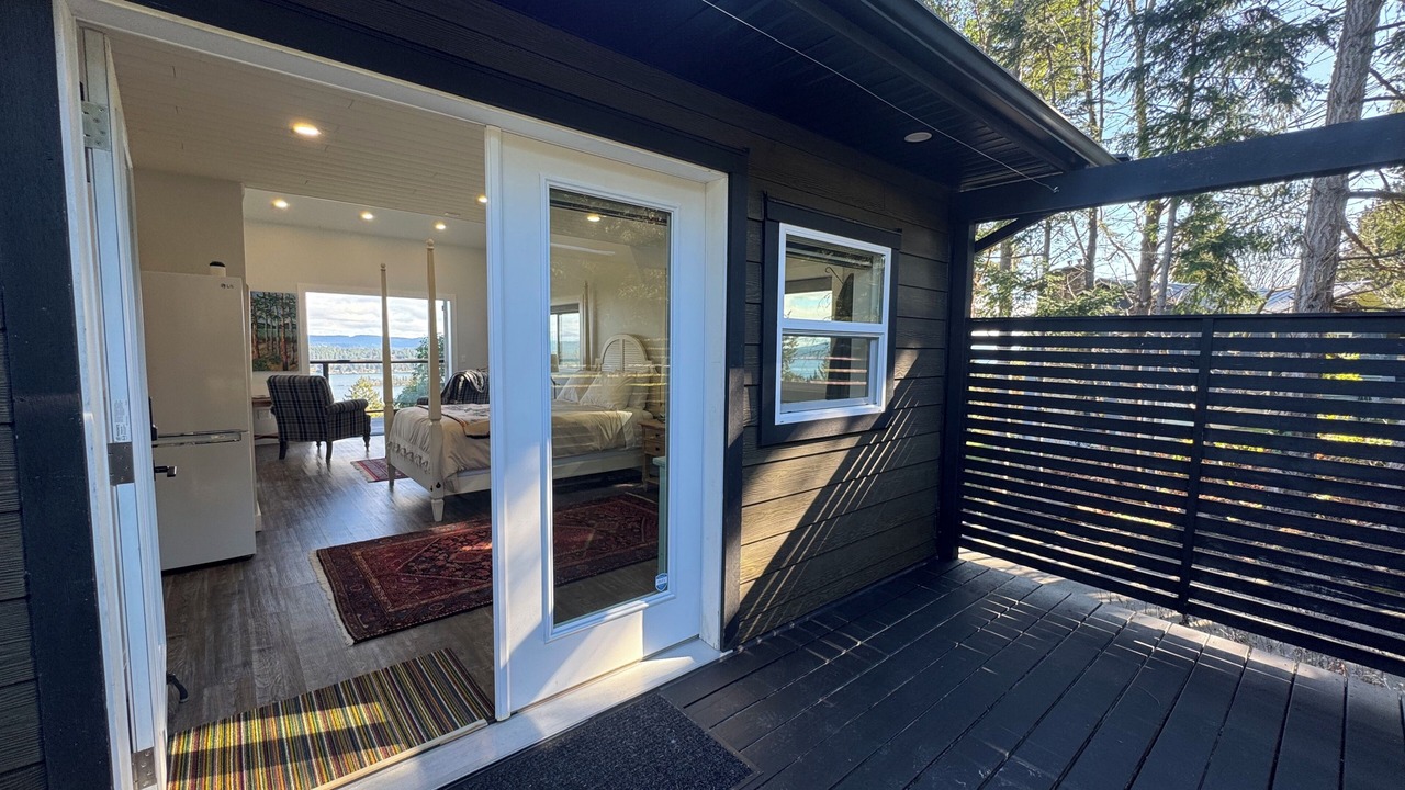 Photo of Patio Balcony in Salt Spring Island
