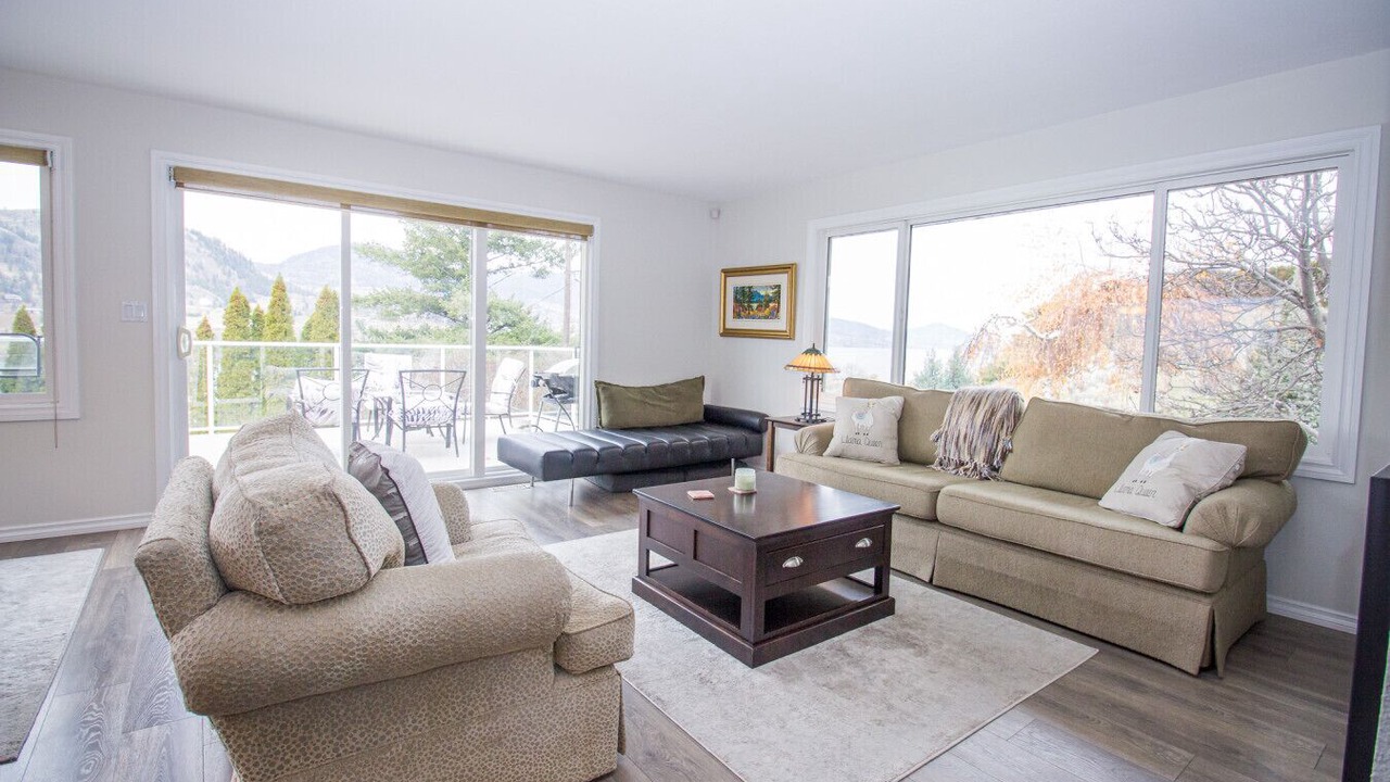 Photo of Livingroom in Okanagan-Similkameen