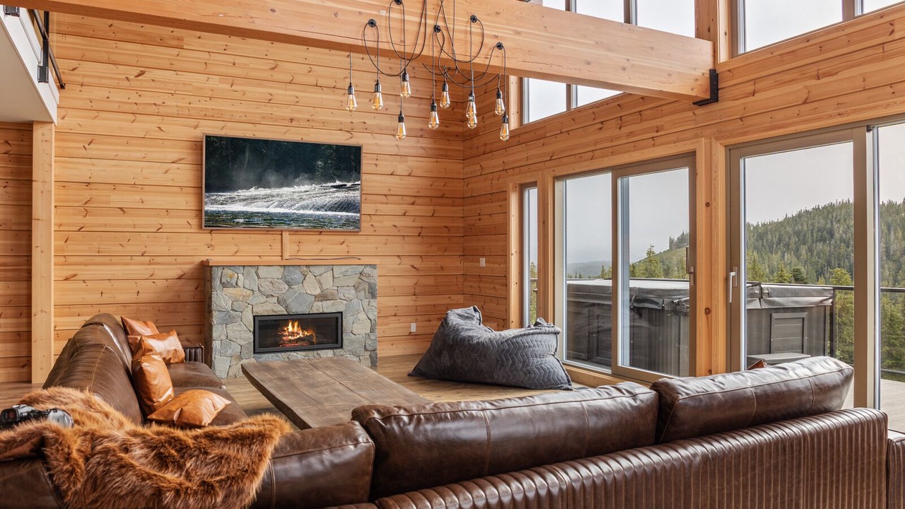 Photo of Livingroom in Courtenay