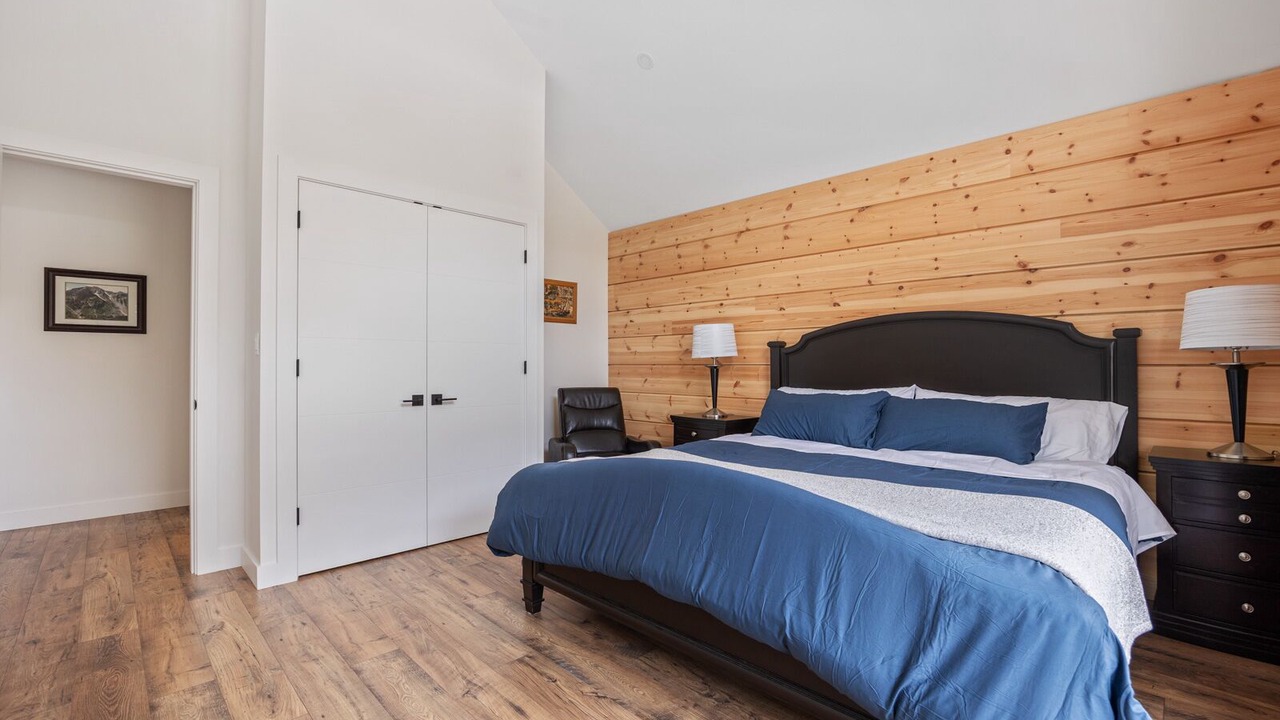 Photo of Bedroom in Courtenay