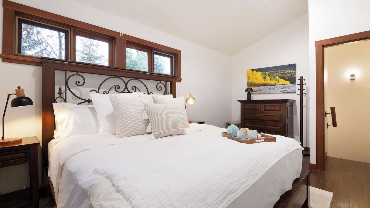 Photo of Bedroom in Upper Village